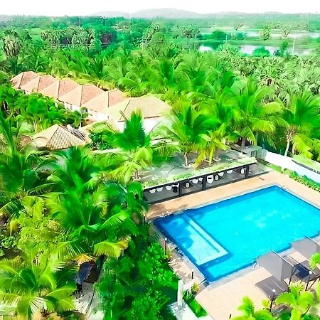 Hotel Green Garden Trincomalee Bagian luar foto