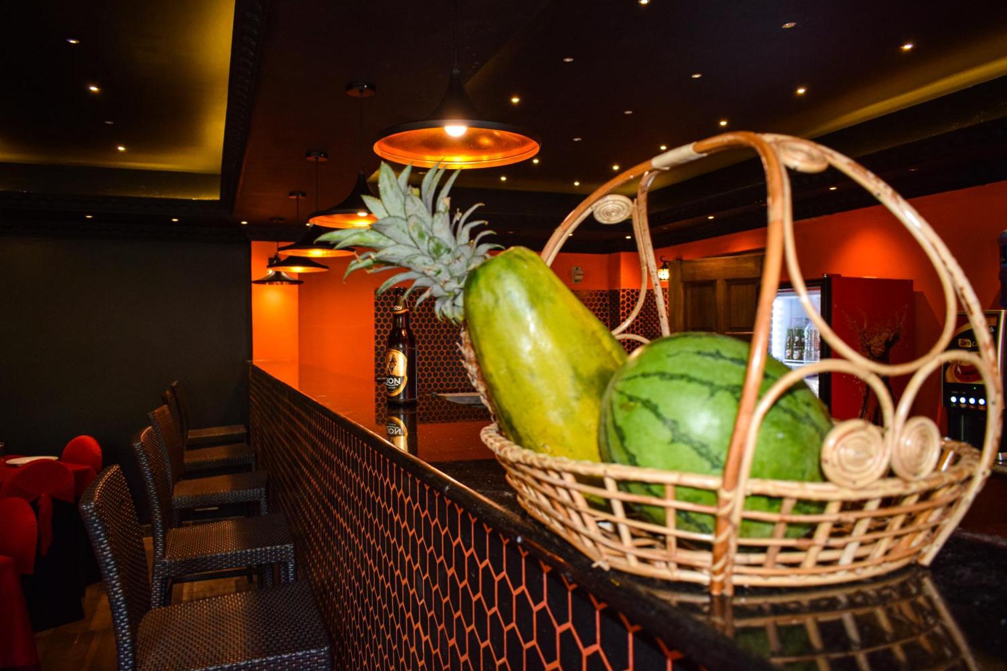Hotel Green Garden Trincomalee Bagian luar foto