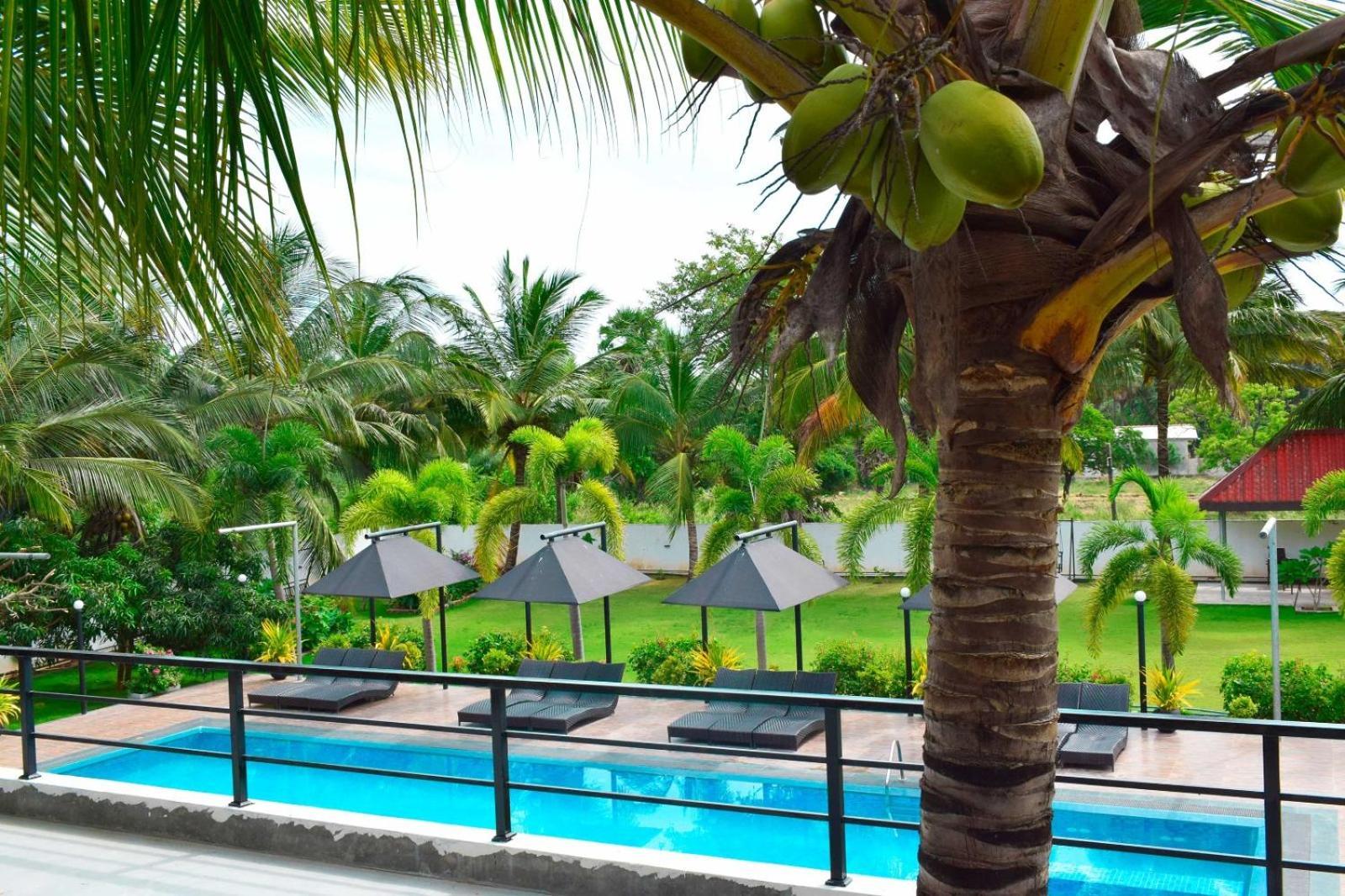 Hotel Green Garden Trincomalee Bagian luar foto