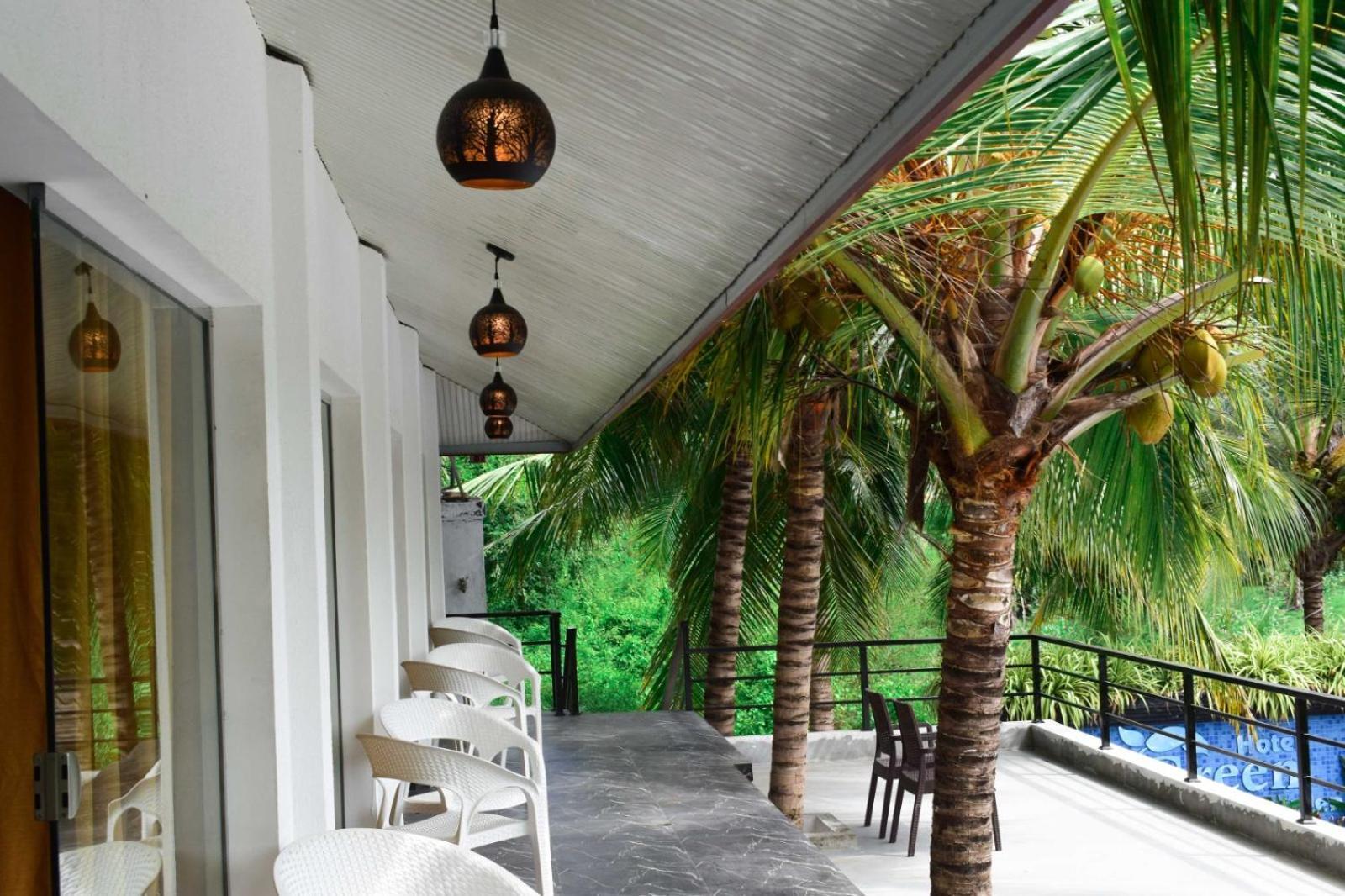 Hotel Green Garden Trincomalee Bagian luar foto