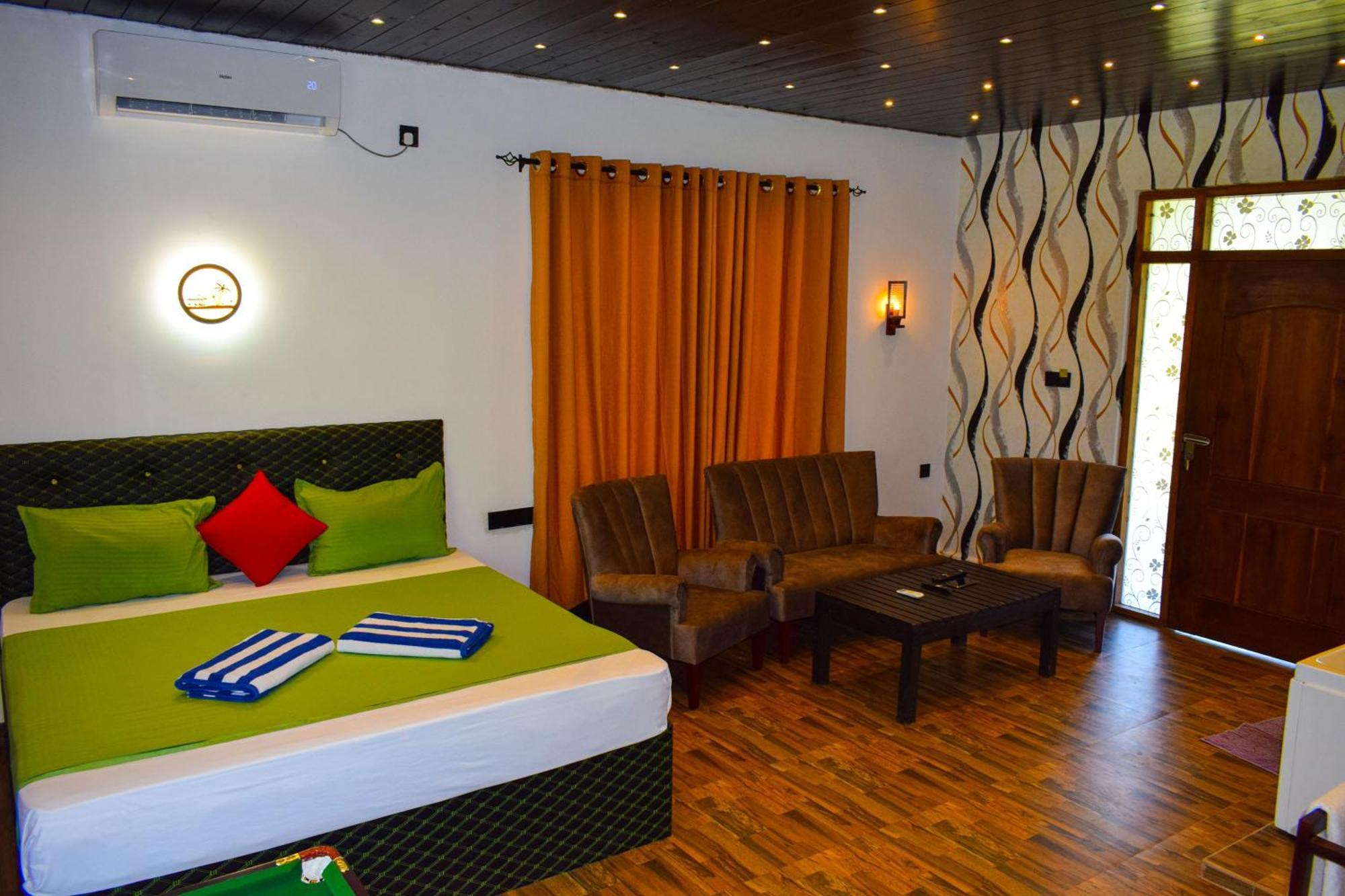 Hotel Green Garden Trincomalee Bagian luar foto