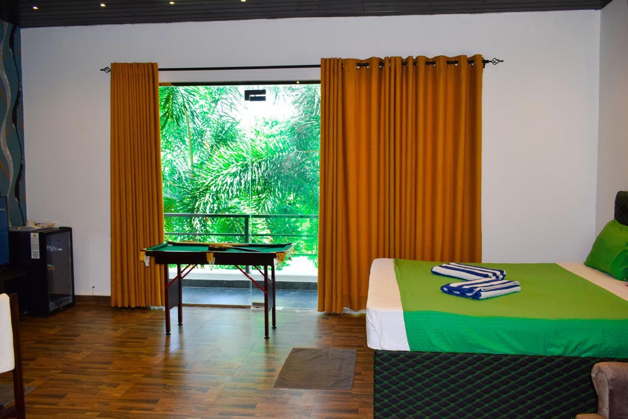 Hotel Green Garden Trincomalee Bagian luar foto