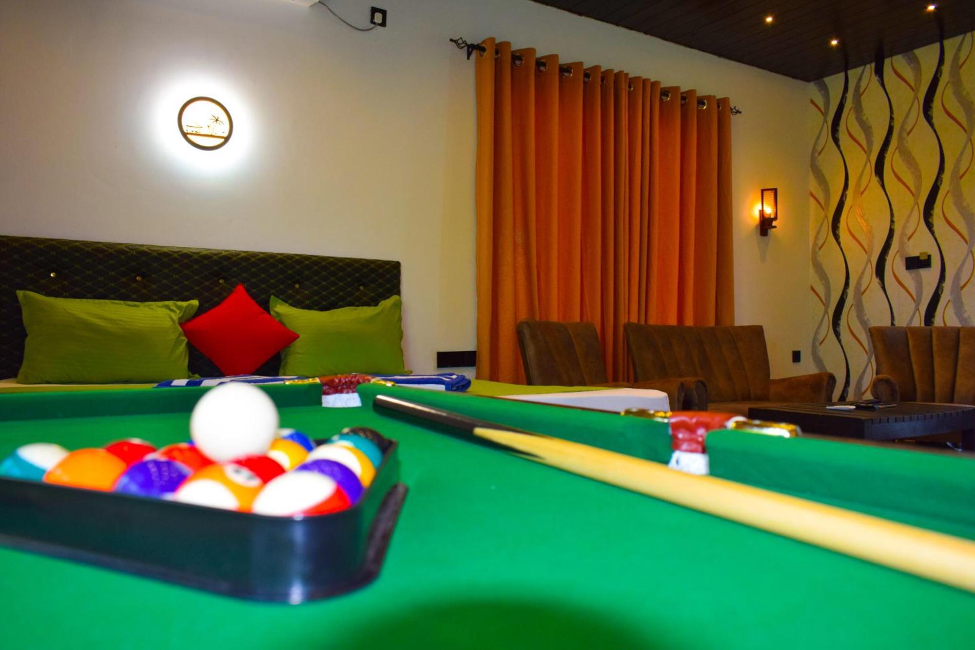 Hotel Green Garden Trincomalee Bagian luar foto