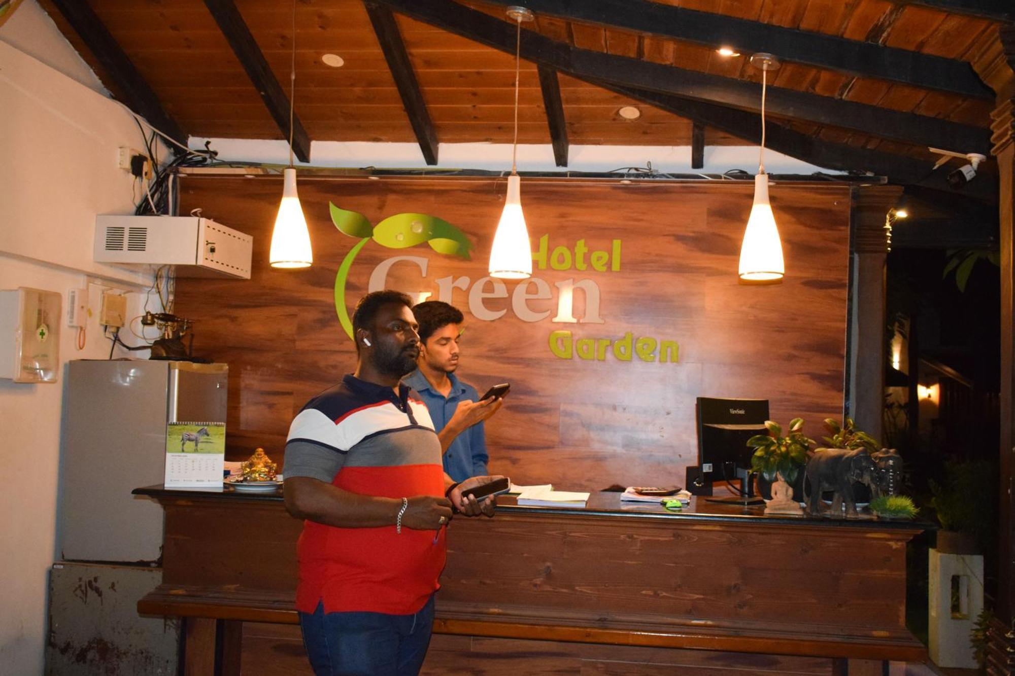 Hotel Green Garden Trincomalee Bagian luar foto