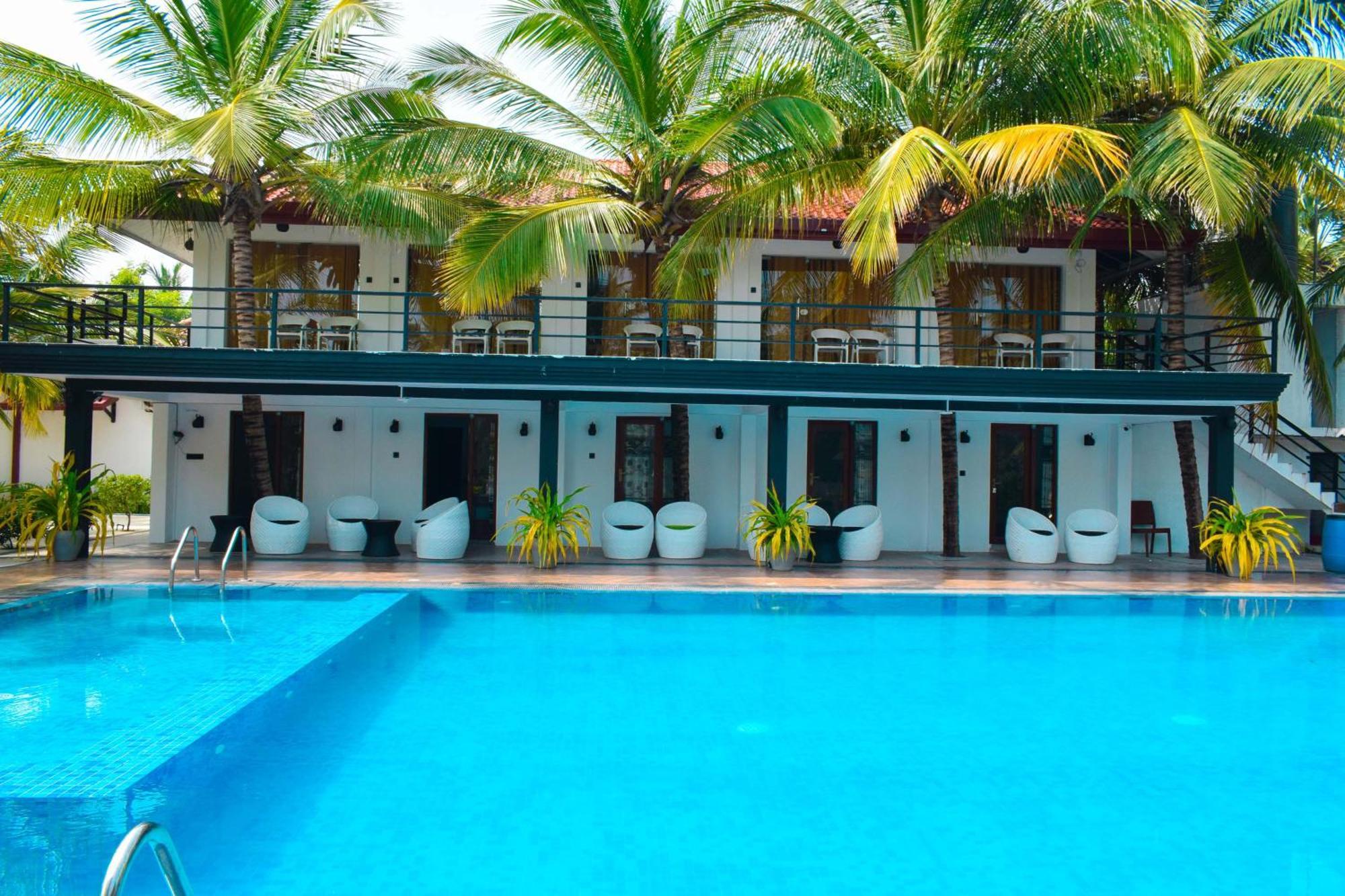 Hotel Green Garden Trincomalee Bagian luar foto