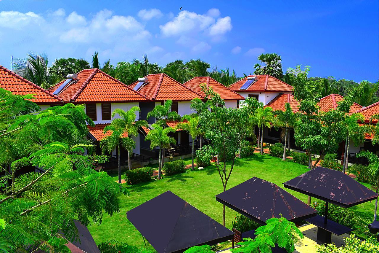Hotel Green Garden Trincomalee Bagian luar foto